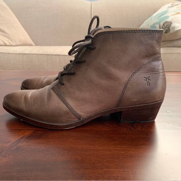 Frye Ruby Chukka Boot - Picture 4 of 12